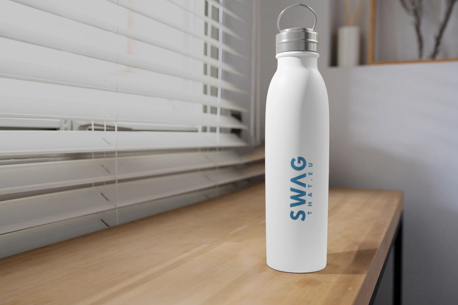 Harper 700 ml RCS certified stainless steel water bottle with metal loop