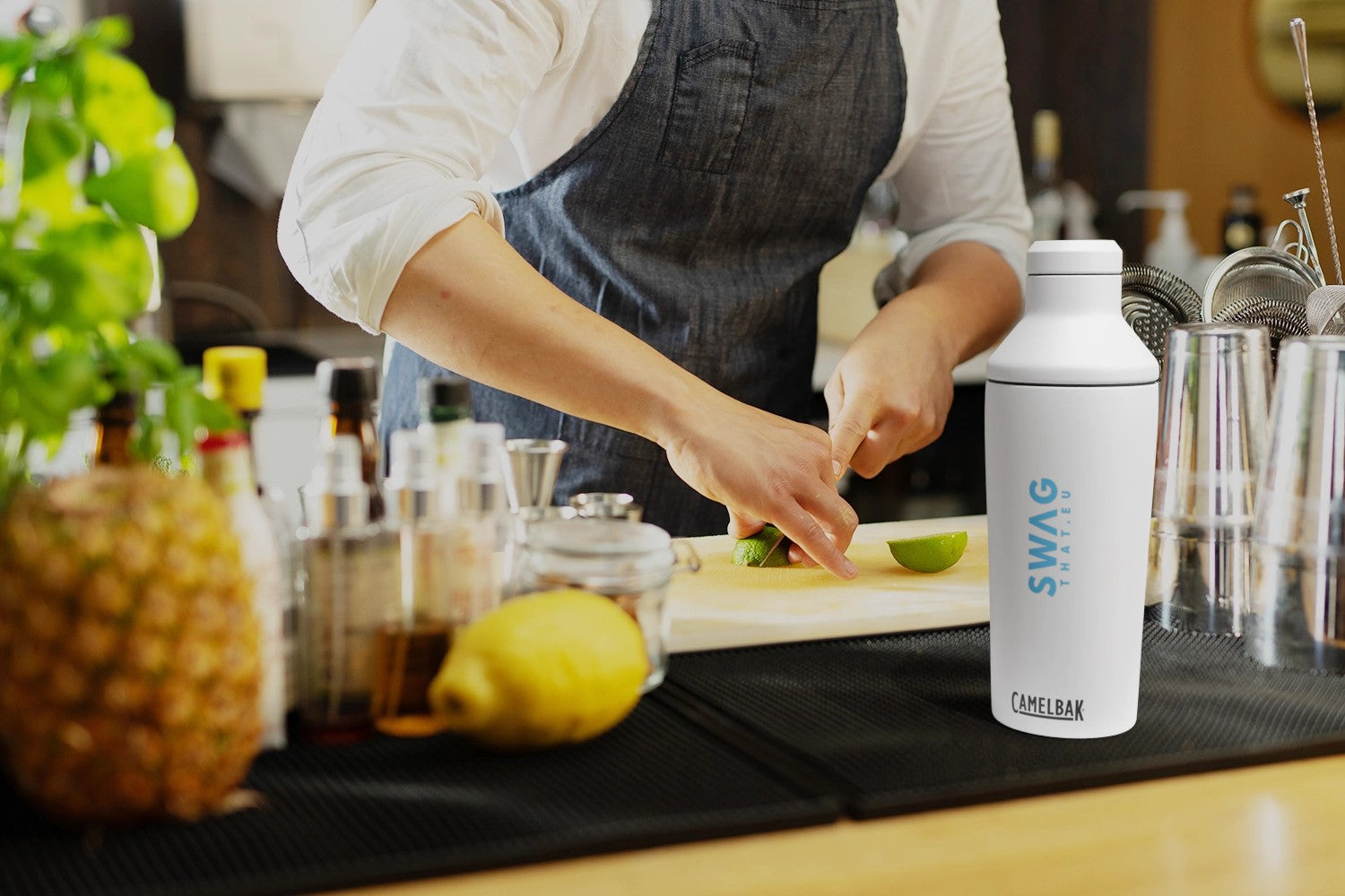 CamelBak® Horizon 600 ml vacuum insulated cocktail shaker